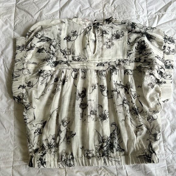 Floral Print Ruffle Sleeve Top - Picture 8 of 8